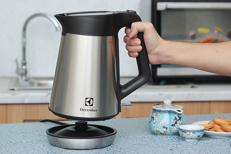 Ấm siêu tốc Electrolux EEK5604S 1.5L